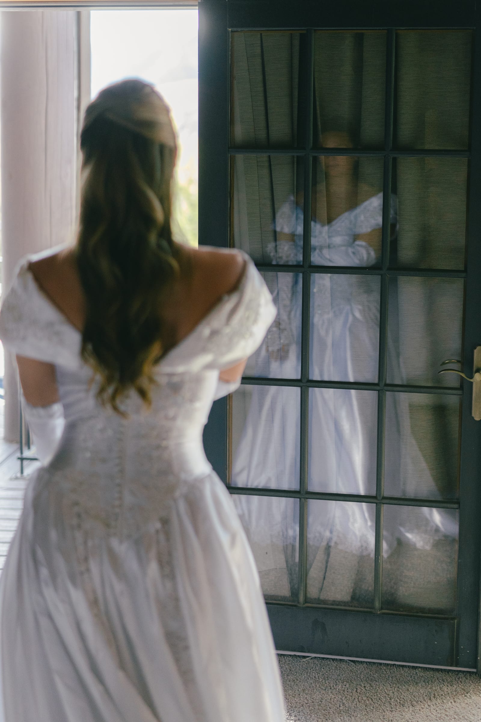 Kyle and Marita wedding at Bellissimo Gardens, the bride in her veil
