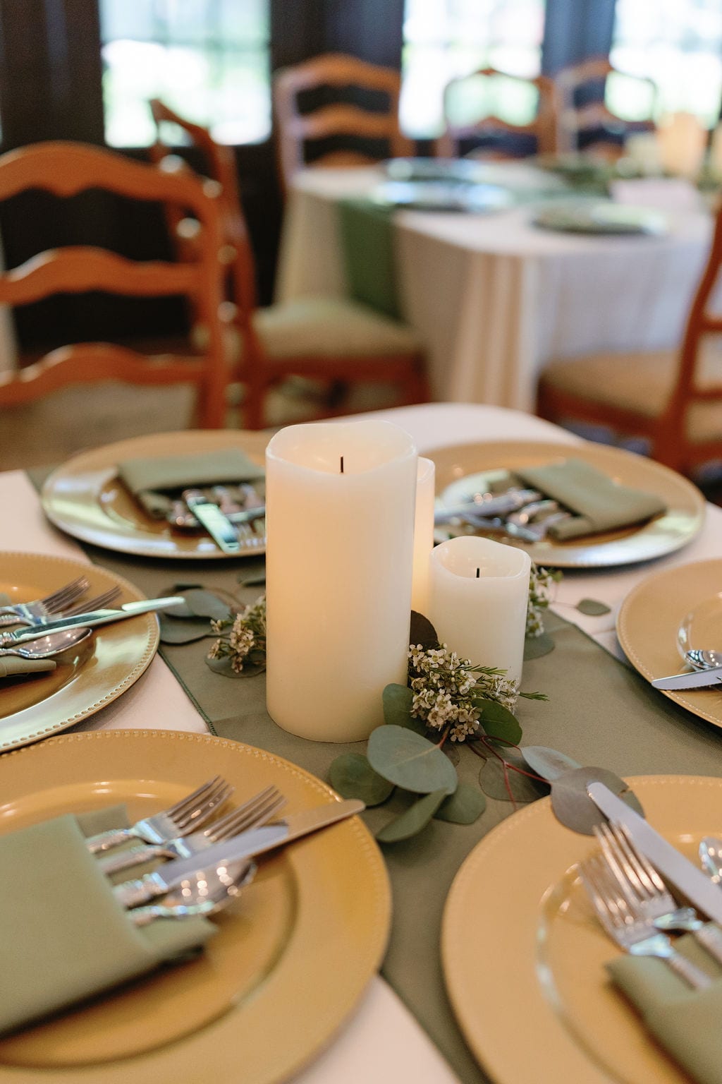 Reception tablescape at Eldredge Manor